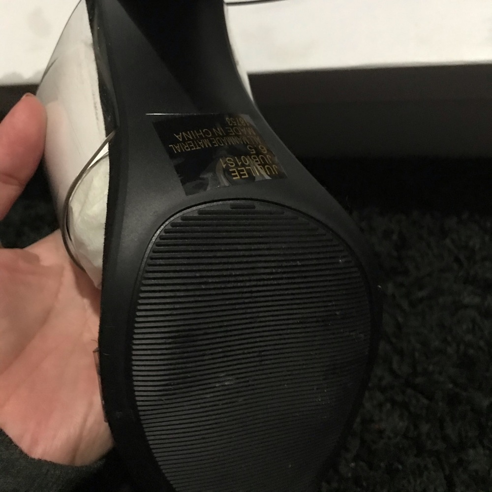 Heels - Picture 4 of 5